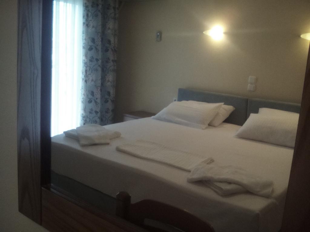 G. Kiapekou Aparthotel Loutrá Edipsoú Eksteriør bilde