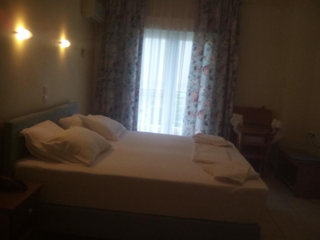 G. Kiapekou Aparthotel Loutrá Edipsoú Eksteriør bilde